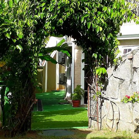 Apartamento Hibiscus House Seychelles Self Catering Victoria Exterior foto