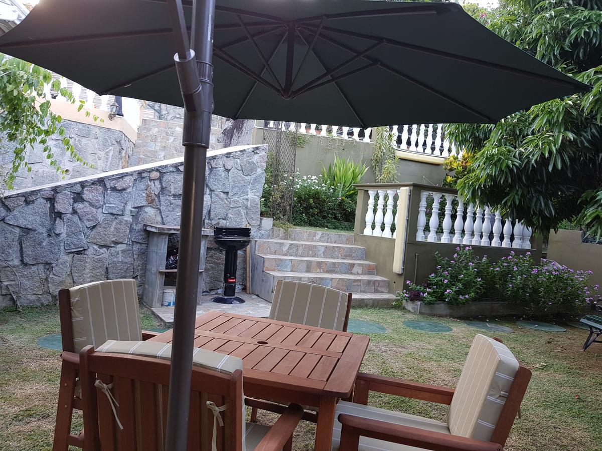 Apartamento Hibiscus House Seychelles Self Catering Victoria Exterior foto
