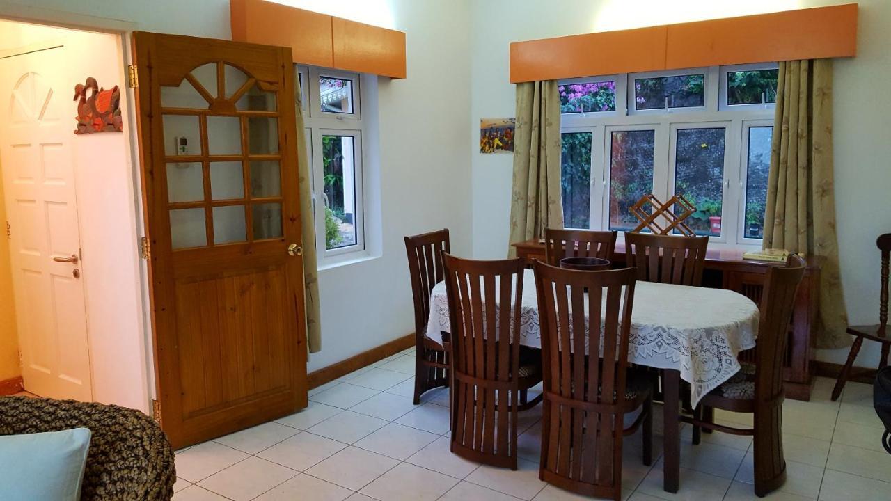 Apartamento Hibiscus House Seychelles Self Catering Victoria Exterior foto