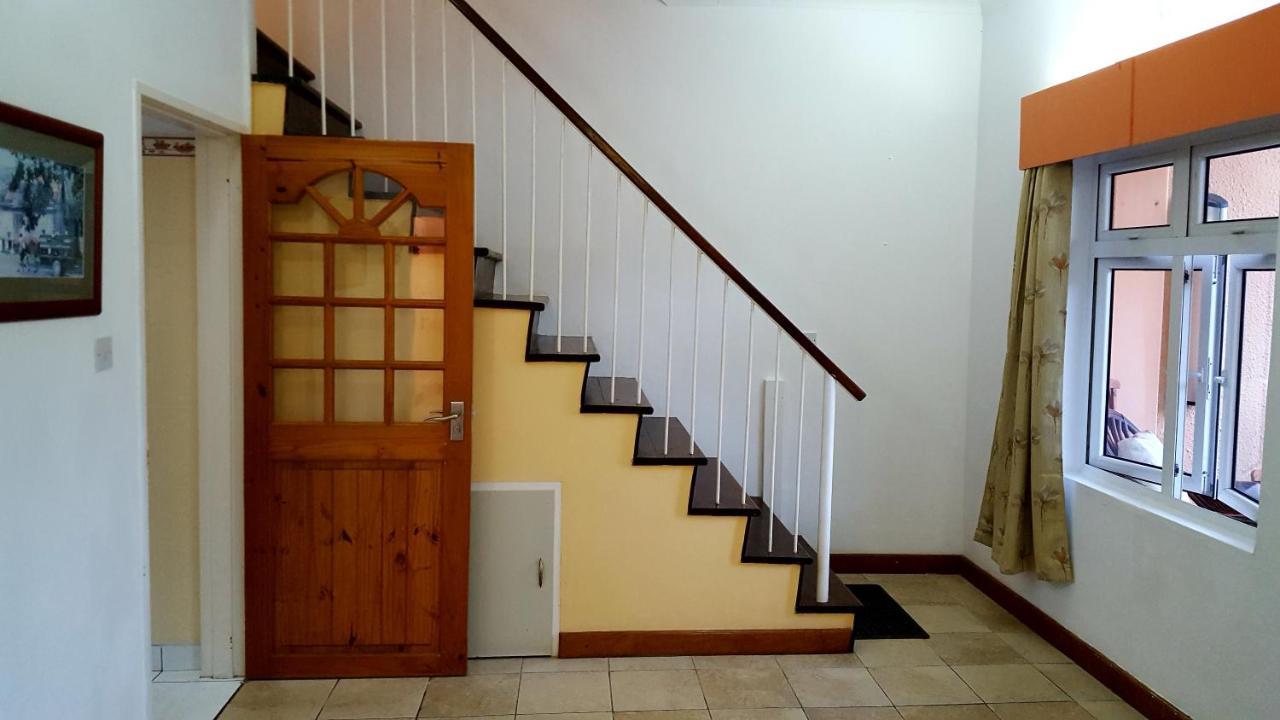 Apartamento Hibiscus House Seychelles Self Catering Victoria Exterior foto