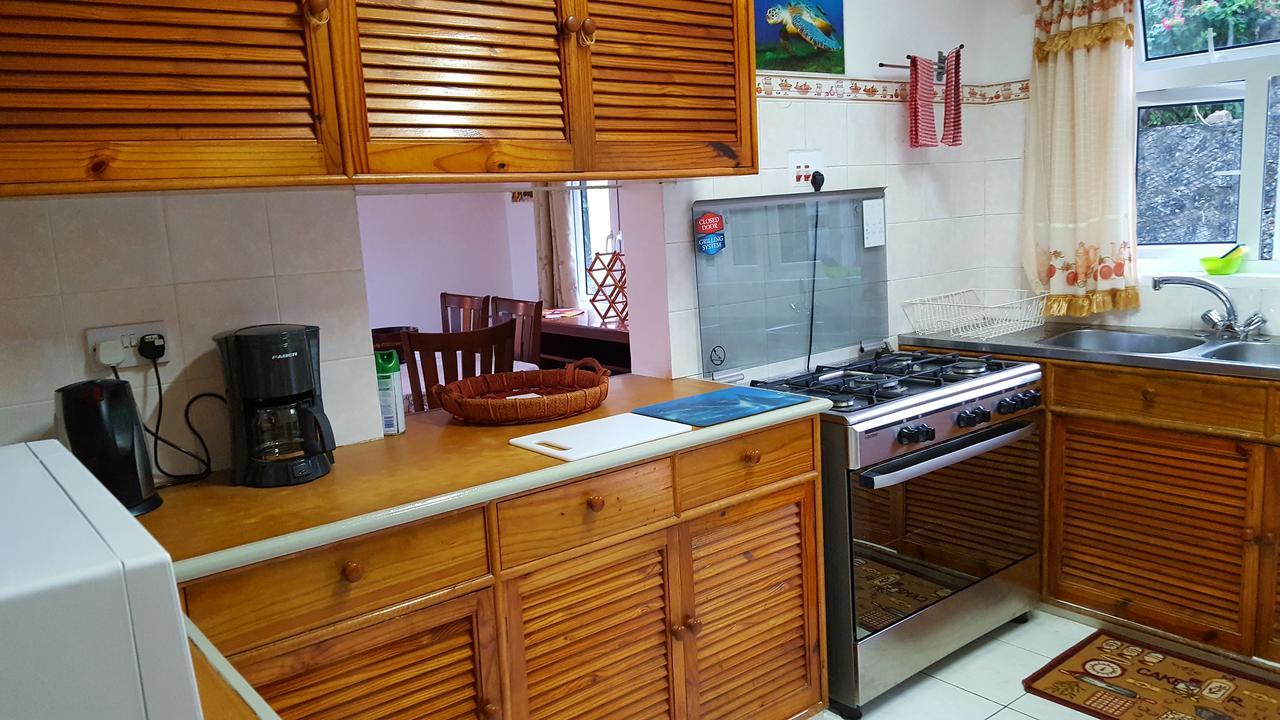 Apartamento Hibiscus House Seychelles Self Catering Victoria Exterior foto