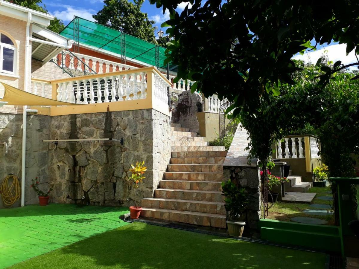 Apartamento Hibiscus House Seychelles Self Catering Victoria Exterior foto