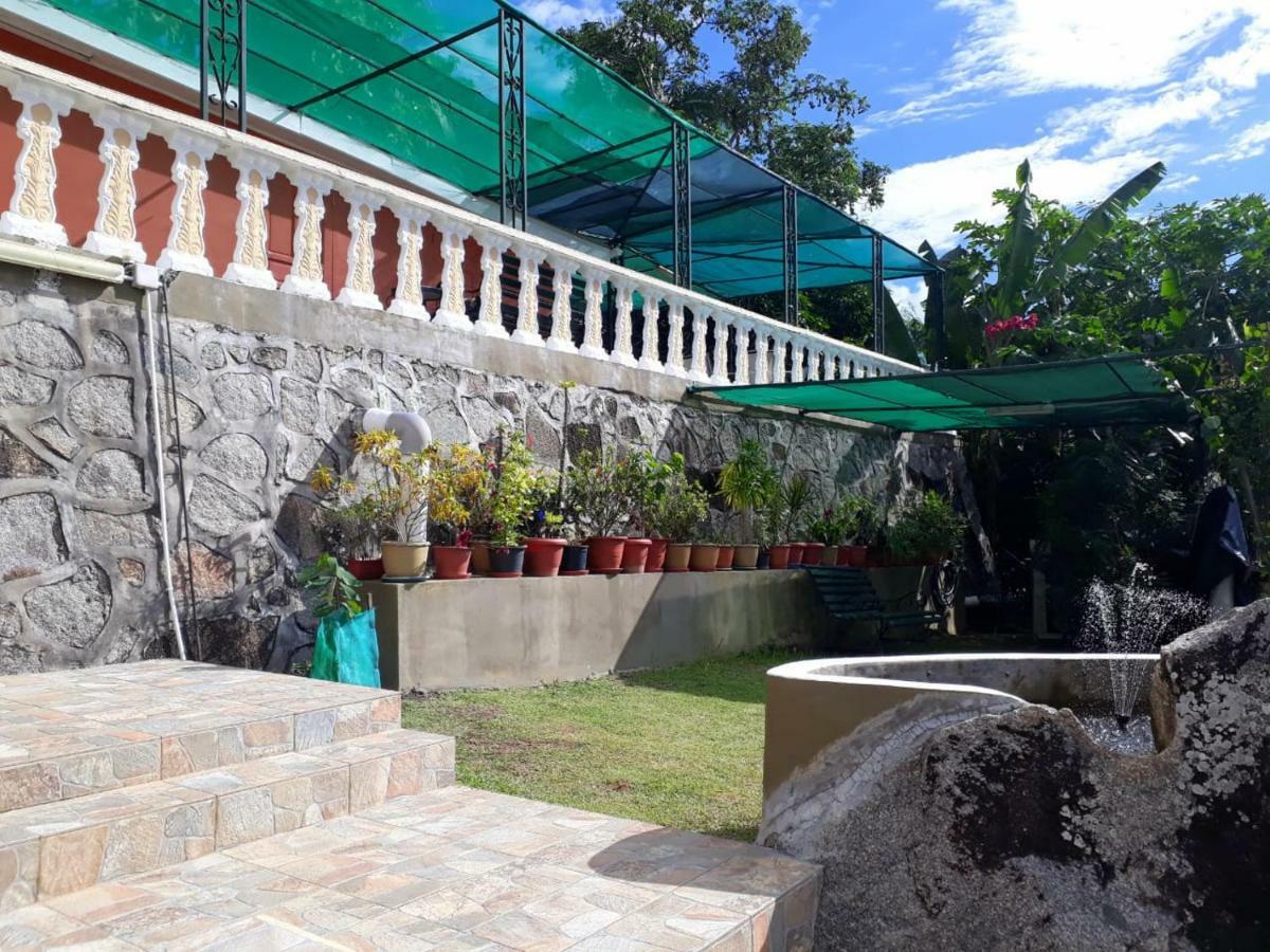 Apartamento Hibiscus House Seychelles Self Catering Victoria Exterior foto